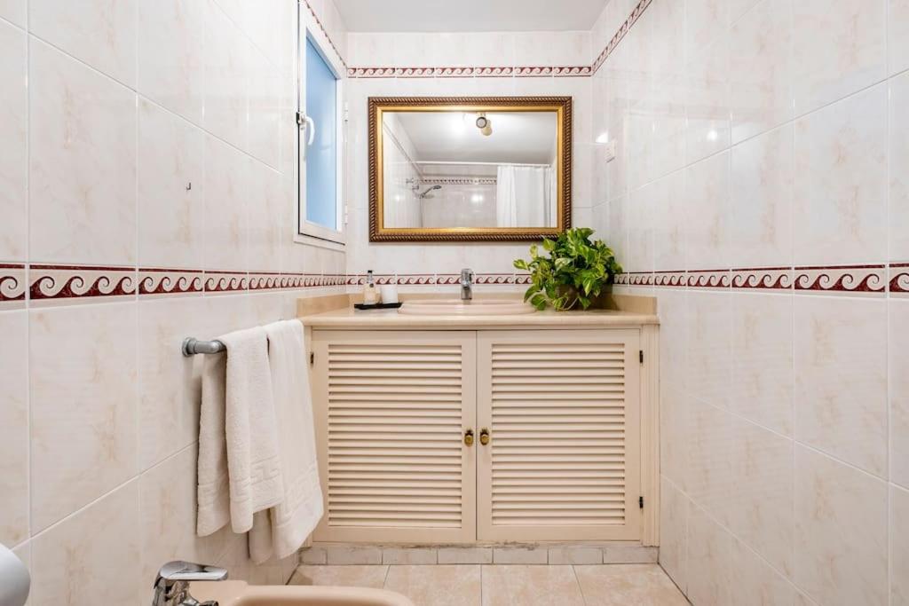 Apartamento Centro Ferrandiz Parking Gratis Málaga Exterior foto