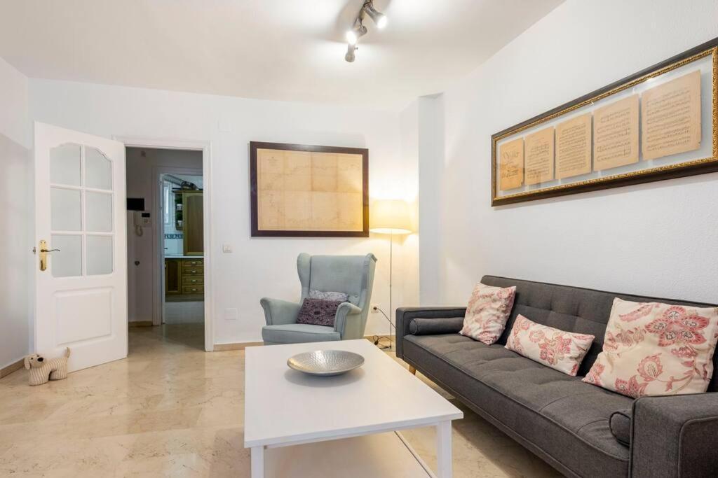 Apartamento Centro Ferrandiz Parking Gratis Málaga Exterior foto