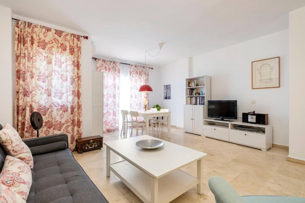 Apartamento Centro Ferrandiz Parking Gratis Málaga Exterior foto